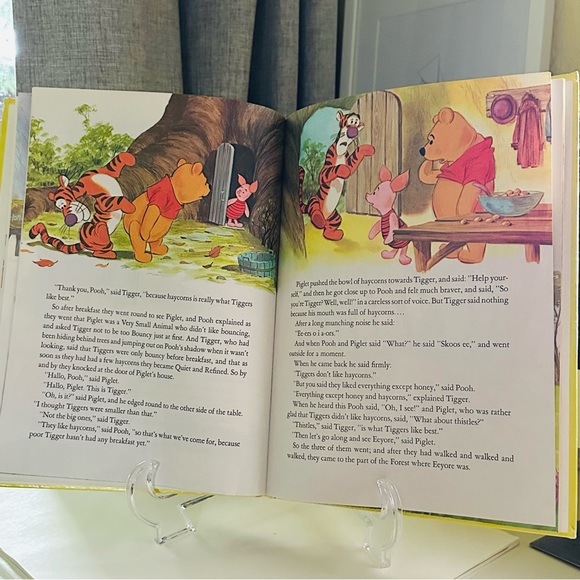 Walt Disney’s Winnie-The-Pooh Meets Tigger Vintage Hardcover Picture Book - Picture 4 of 6